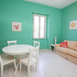 https://una-finestra-sul-mare.it-tuscanyhotel.com