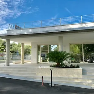 https://camping-san-michele.it-lombardy.com